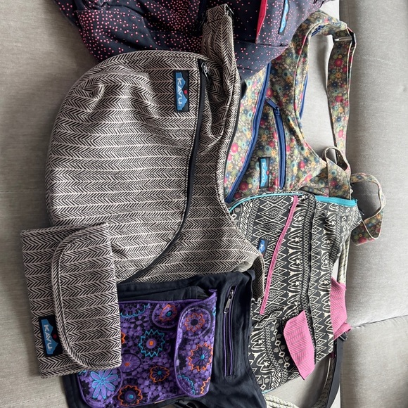 Bundle Kavu sling bags. Gently used. Selling as a bundle - Picture 8 of 8